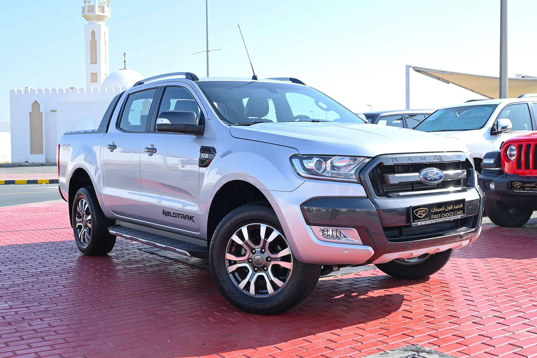 Used 2018 Ford Ranger Wildtrak Silver – Right Front Diagonal (45°) View at First Choice Cars Sharjah