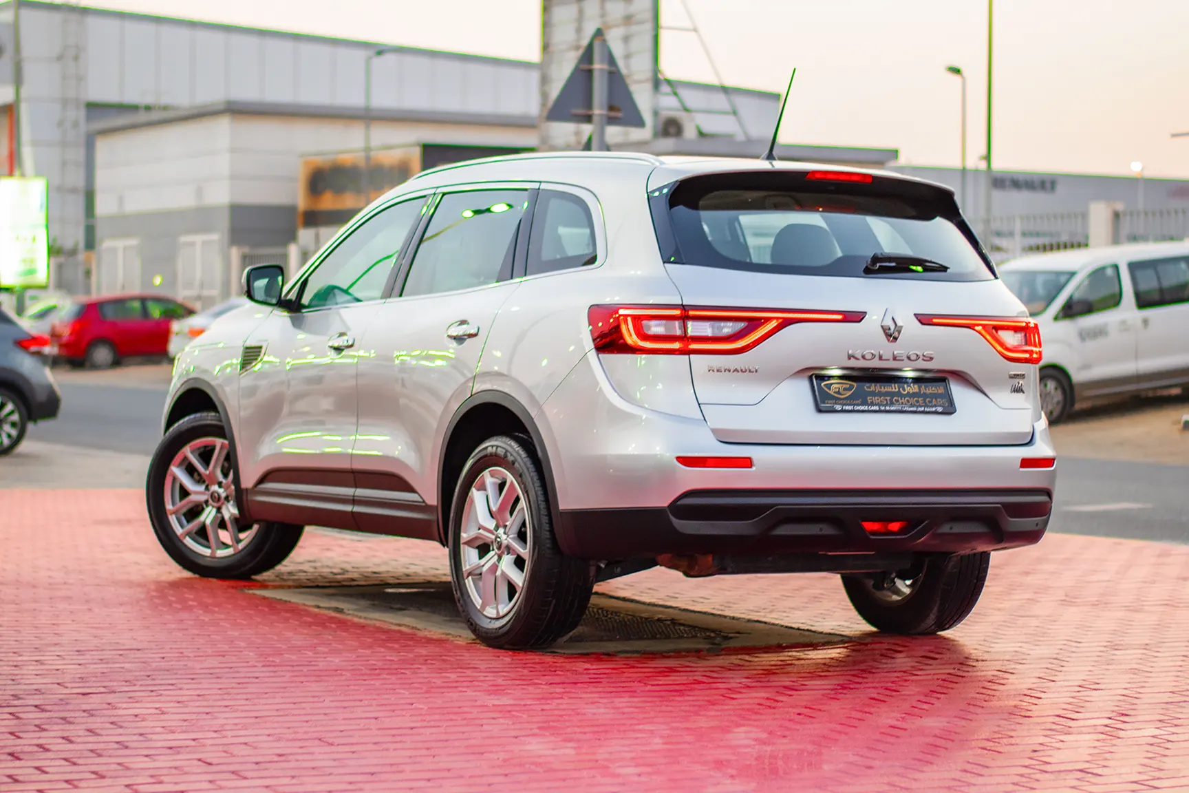 Used 2018 Renault Koleos Pe Silver – Left Back Diagonal (45°) View at First Choice Cars Sharjah