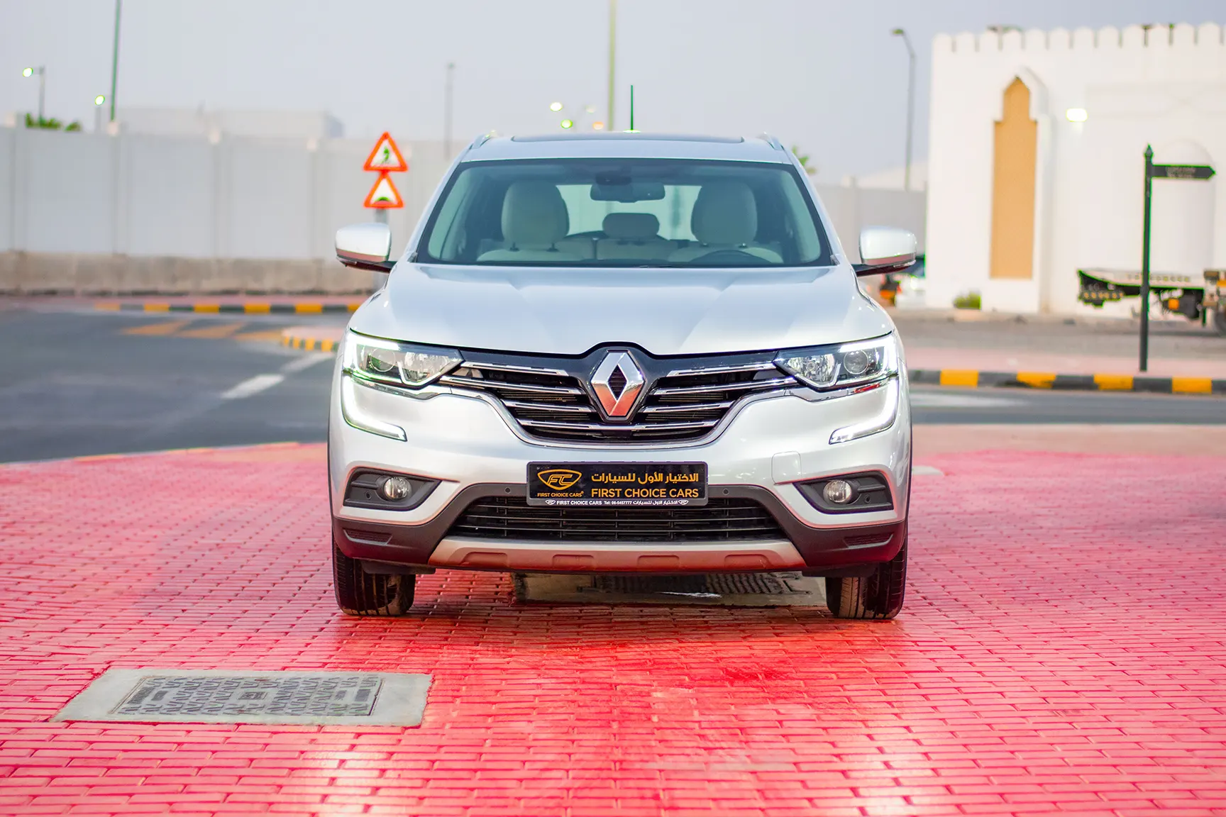 Used 2018 Renault Koleos Pe Silver – Front View at First Choice Cars Sharjah