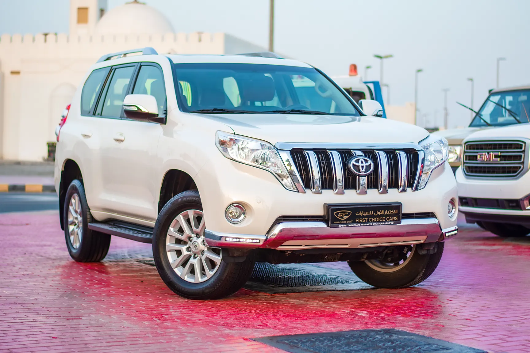 Used 2017 Toyota Prado VXR White – Right Front Diagonal (45°) View at First Choice Cars Sharjah