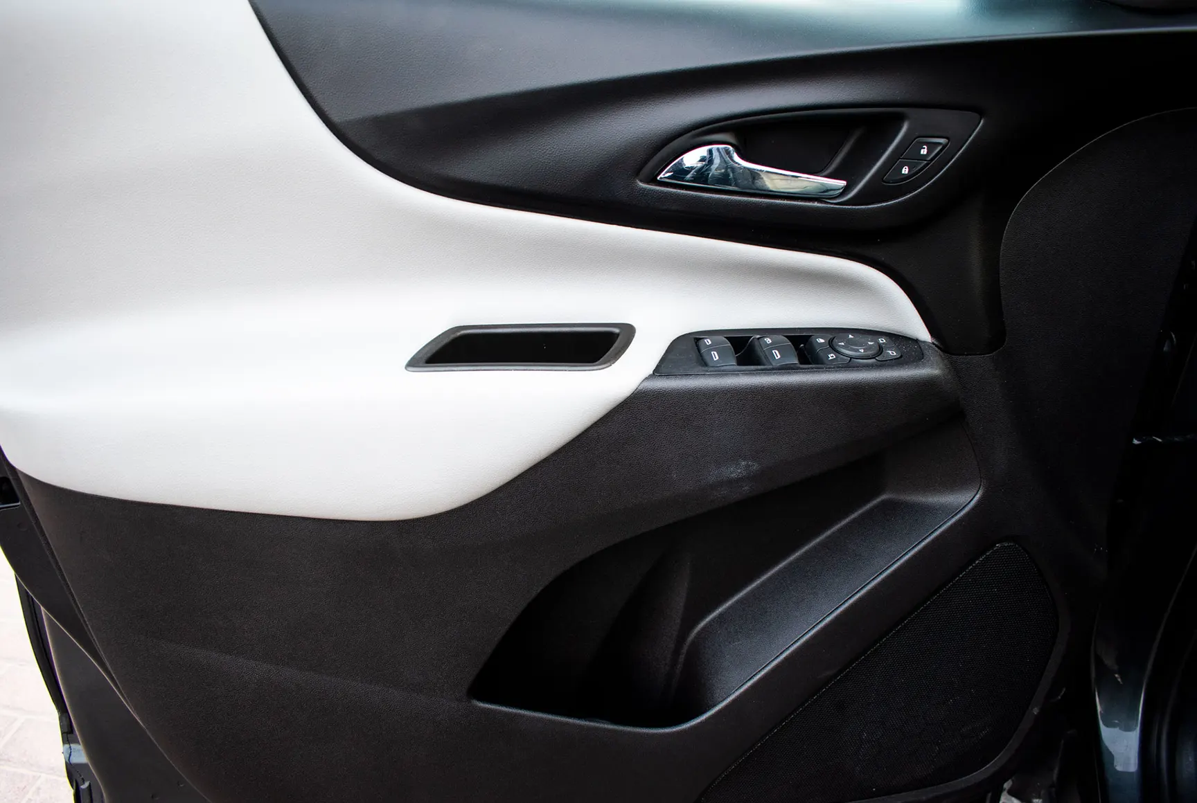 Used 2019 Chevrolet Equinox 1.5T LT Grey – Driver Door Panel Full View at First Choice Cars Sharjah