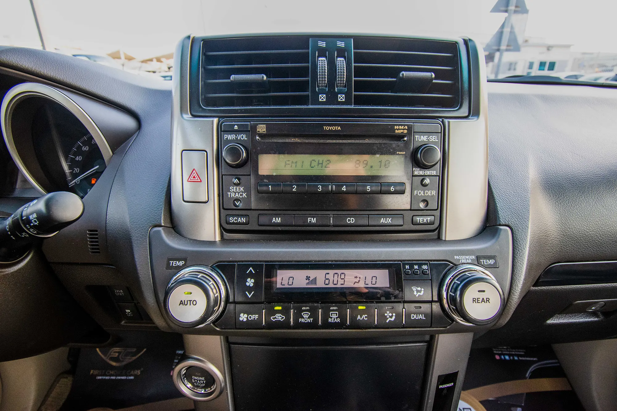 Used 2013 Toyota Prado Txl White – Infotainment / Touchscreen System at First Choice Cars Sharjah