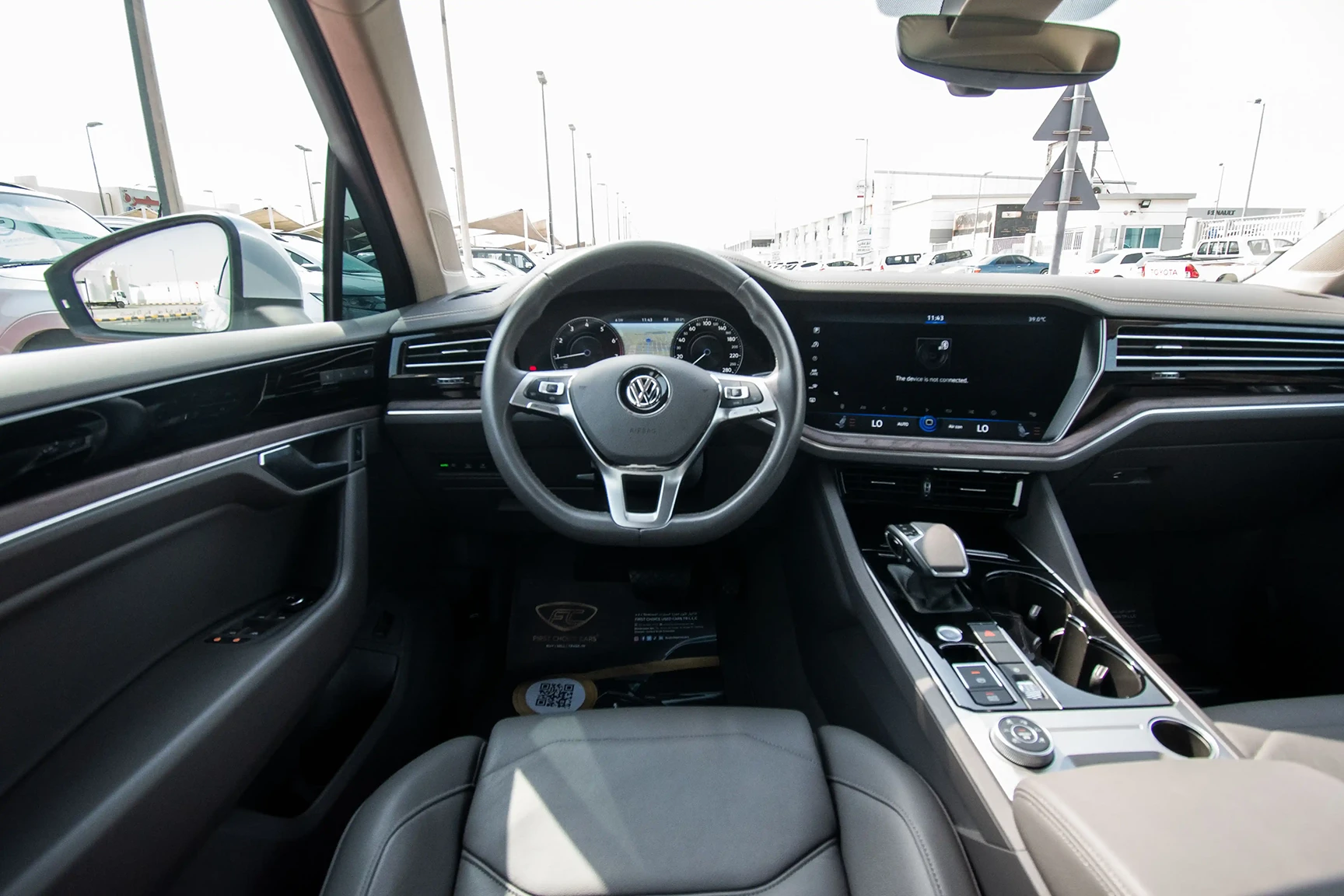 Used 2020 Volkswagen Touareg Atmosphere Comfortline Silver – Steering Wheel & Instrument Cluster at First Choice Cars Sharjah