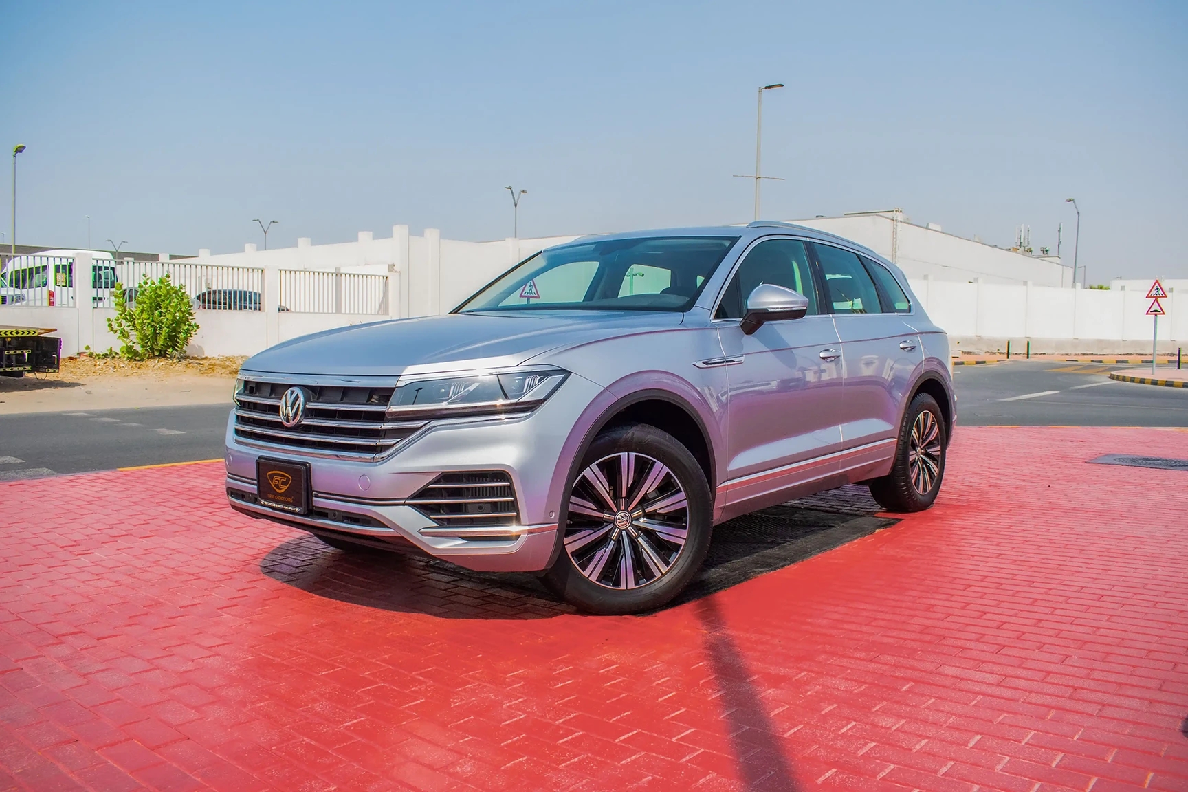 Used 2020 Volkswagen Touareg Atmosphere Comfortline Silver – Left Front Diagonal (45°) View at First Choice Cars Sharjah