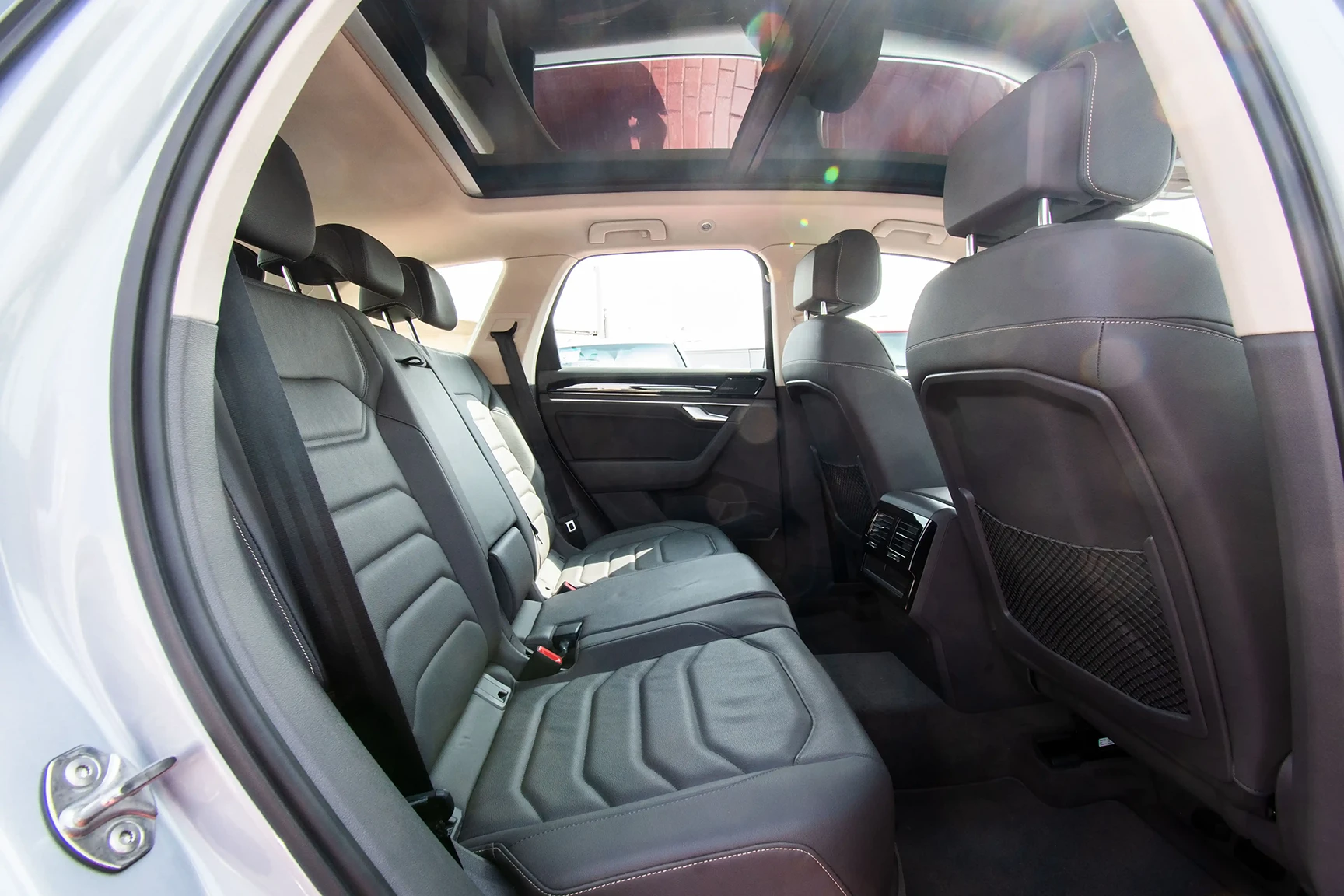 Used 2020 Volkswagen Touareg Atmosphere Comfortline Silver – Rear Passenger Side Cabin View at First Choice Cars Sharjah