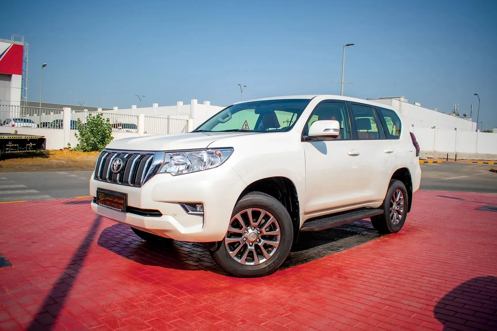 Used 2018 Toyota Prado VXR White – Left Front Diagonal (45°) View at First Choice Cars Sharjah