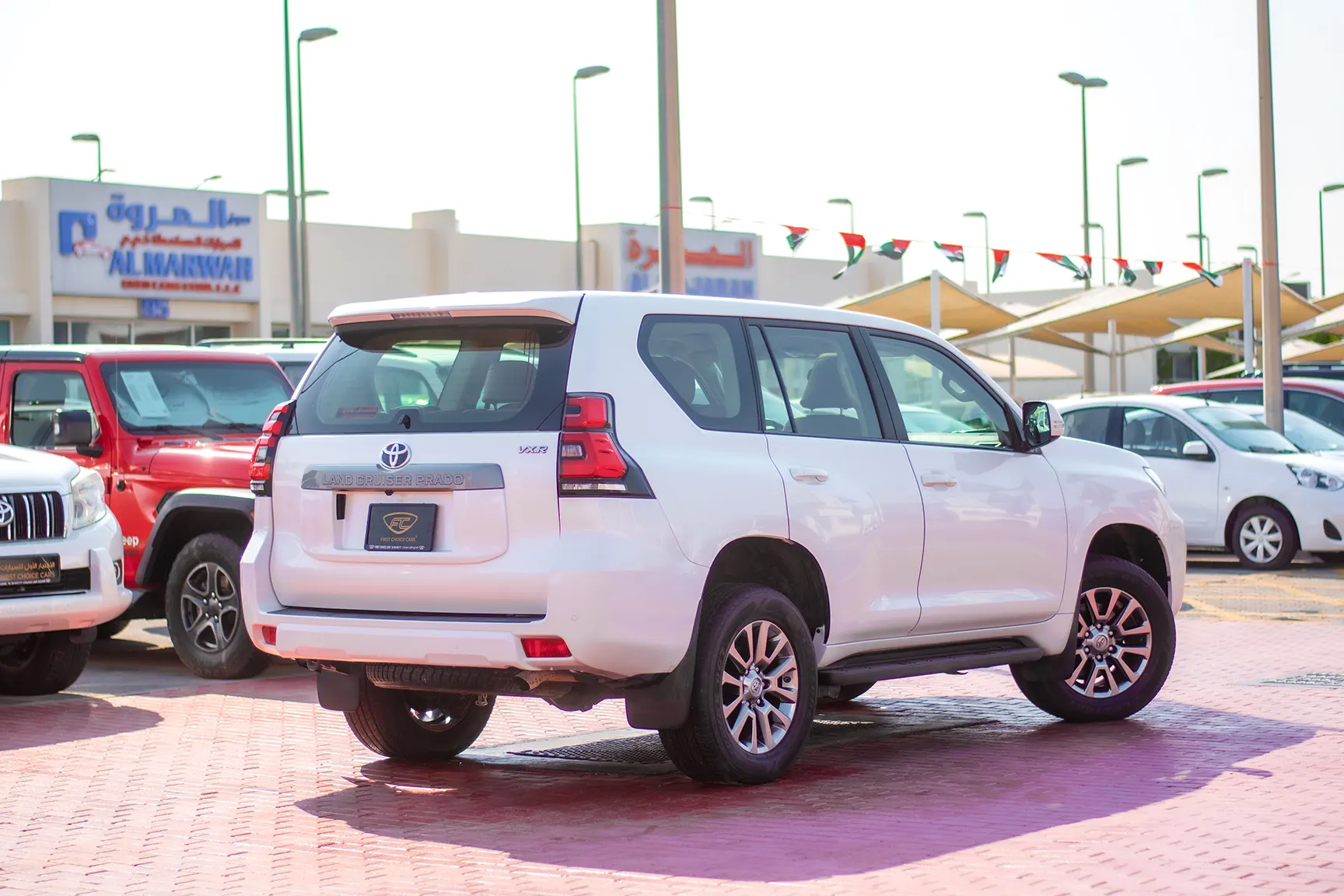 Used 2018 Toyota Prado VXR White – Right Back Diagonal (45°) View at First Choice Cars Sharjah
