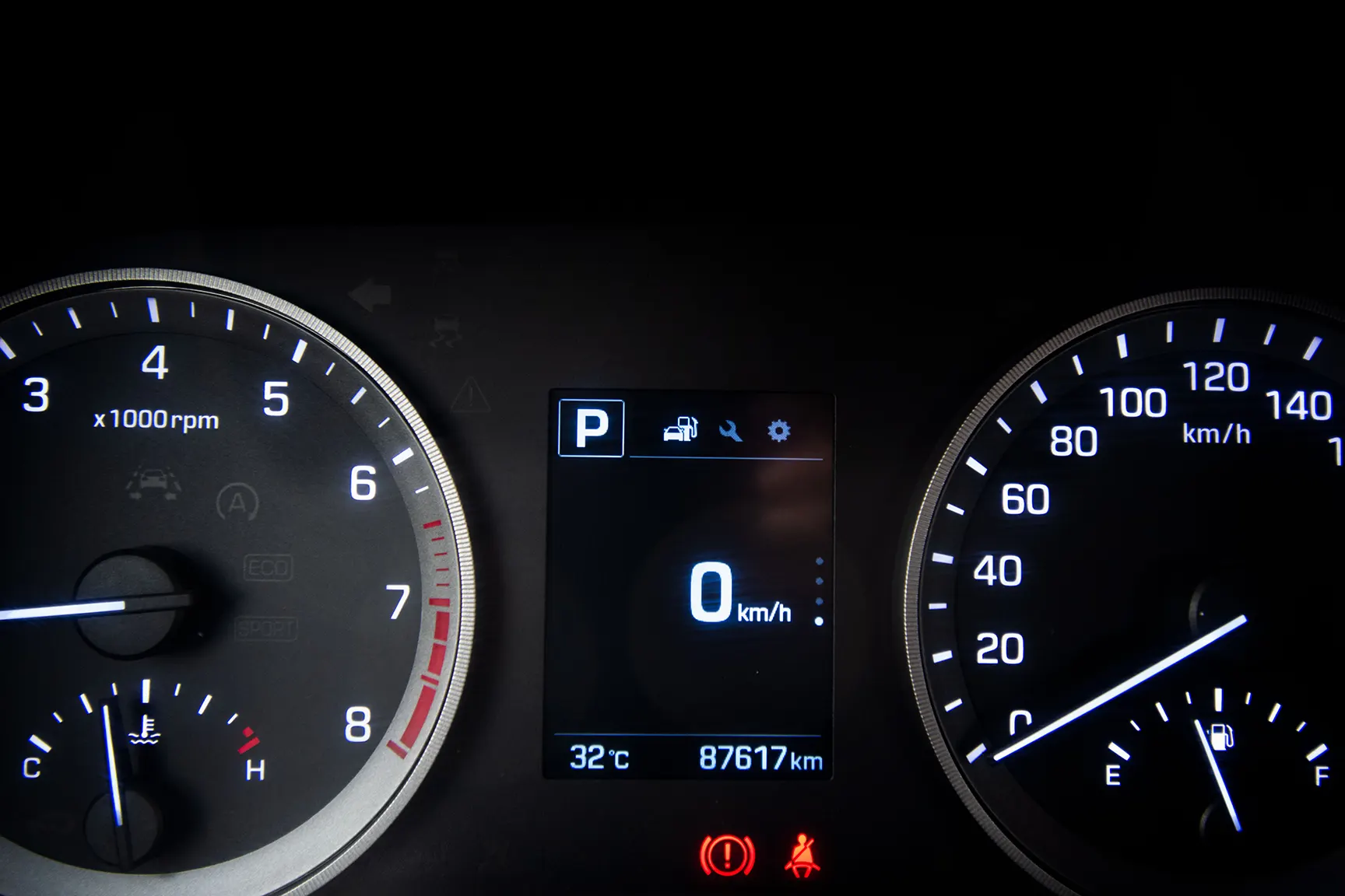 Used 2016 Hyundai Tucson GL White – Odometer / Mileage Reading View at First Choice Cars Sharjah