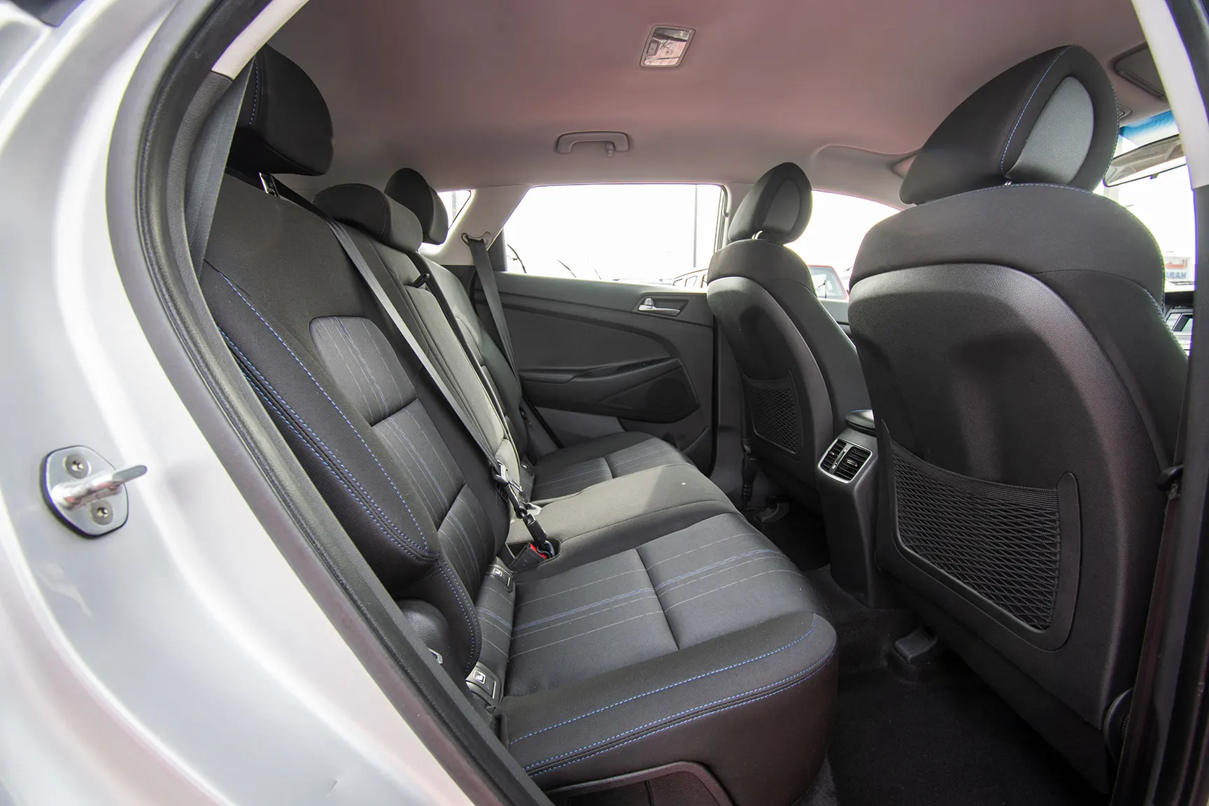 Used 2016 Hyundai Tucson GL White – Rear Passenger Side Cabin View at First Choice Cars Sharjah