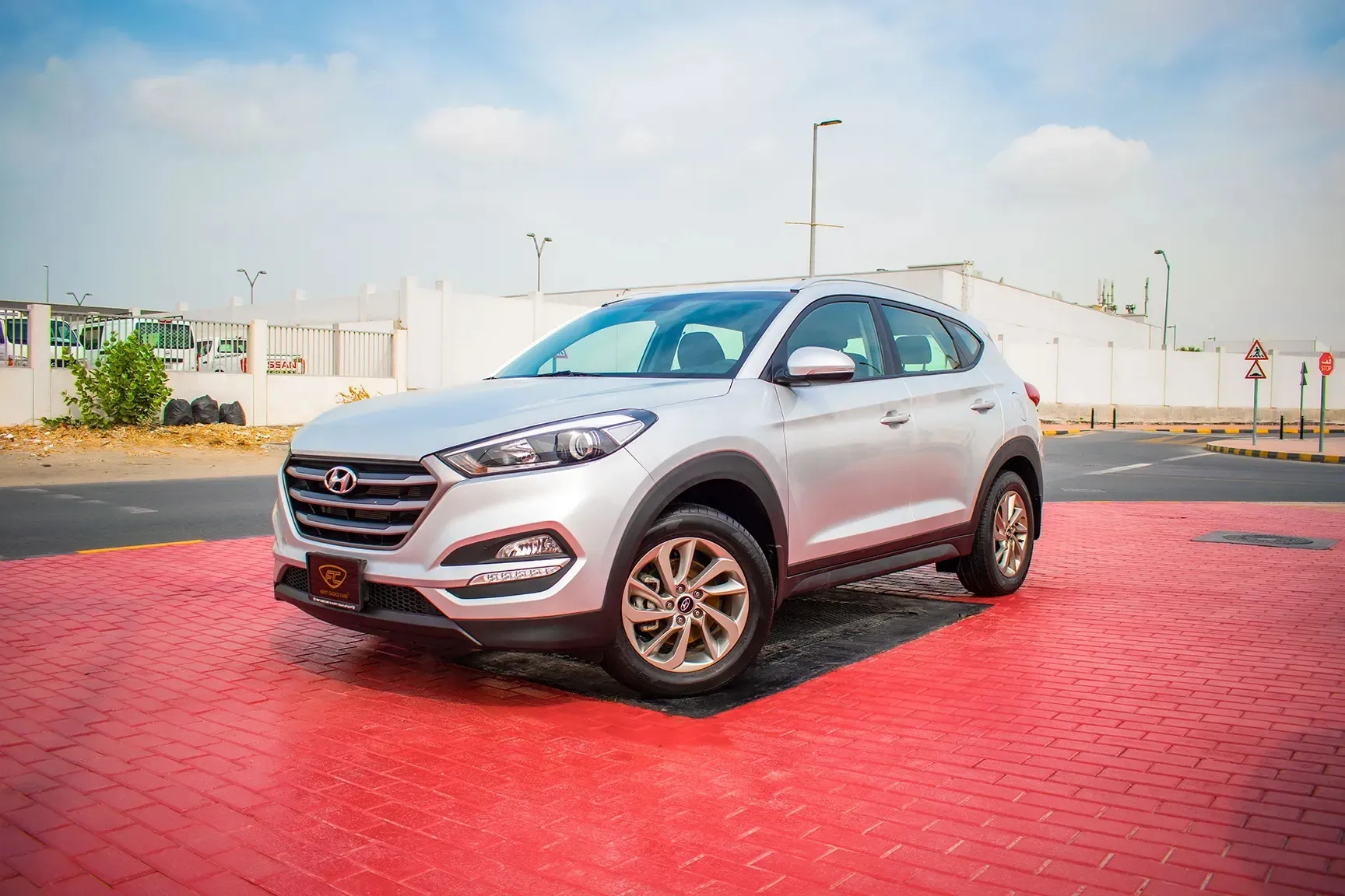 Used 2016 Hyundai Tucson GL White – Left Front Diagonal (45°) View at First Choice Cars Sharjah