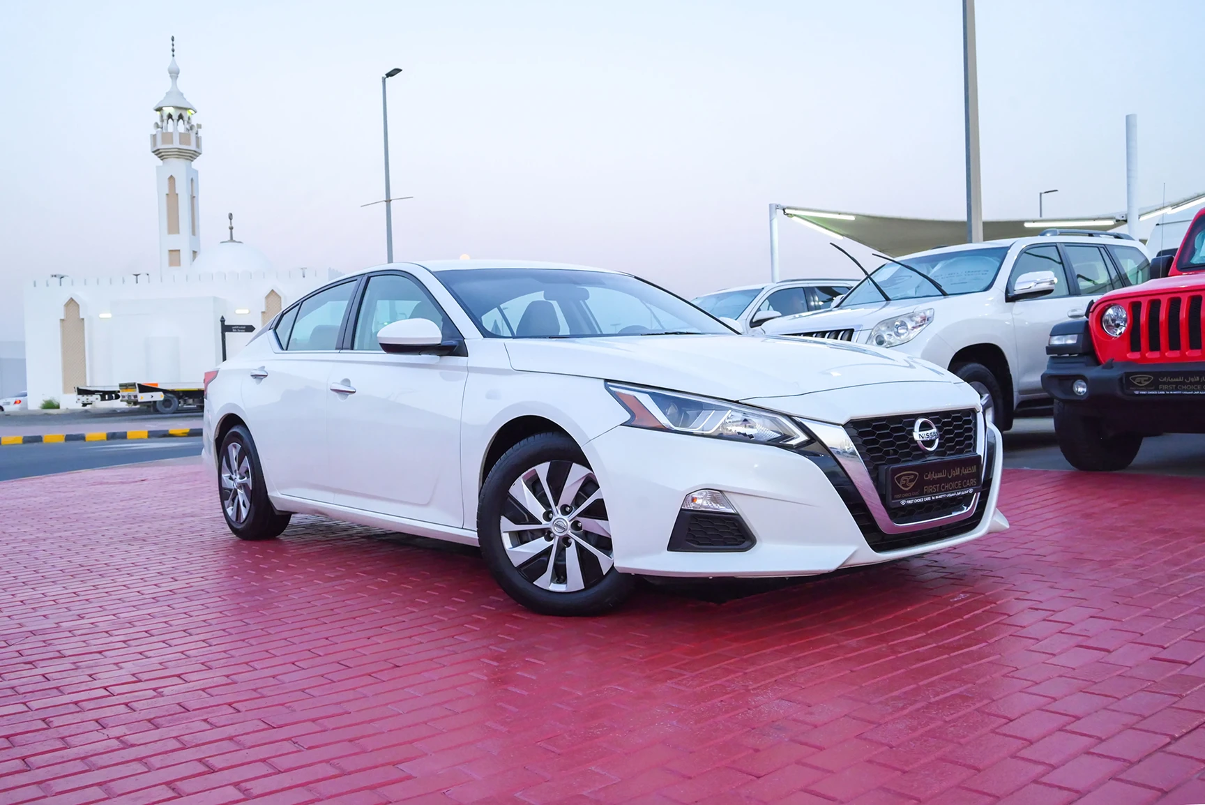 Used 2019 Nissan Altima S White – Right Front Diagonal (45°) View at First Choice Cars Sharjah