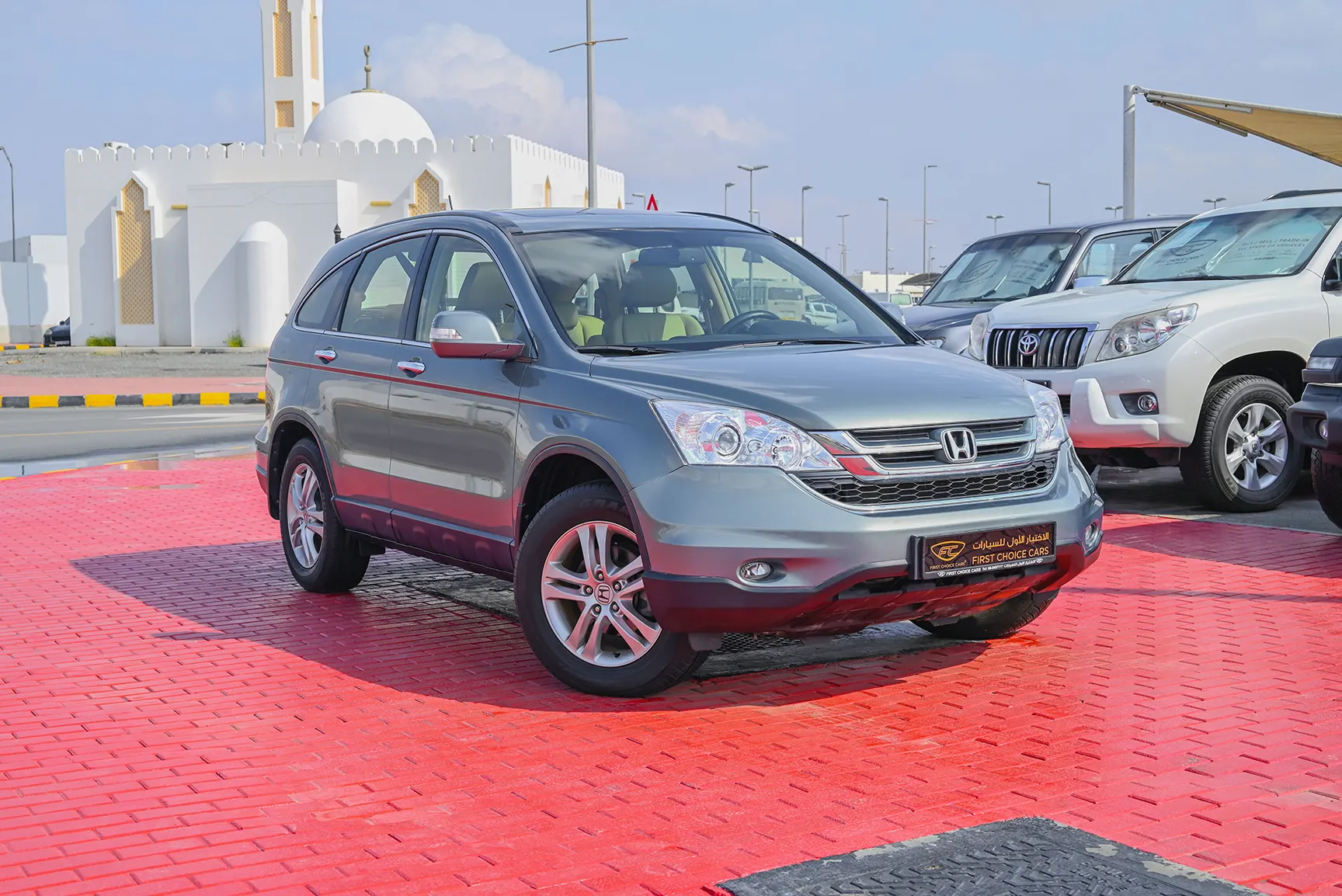 Used 2011 Honda CR-V EXL in Silver – Right Front Diagonal (45°) View for Sale at First Choice Cars Dubai Sharjah