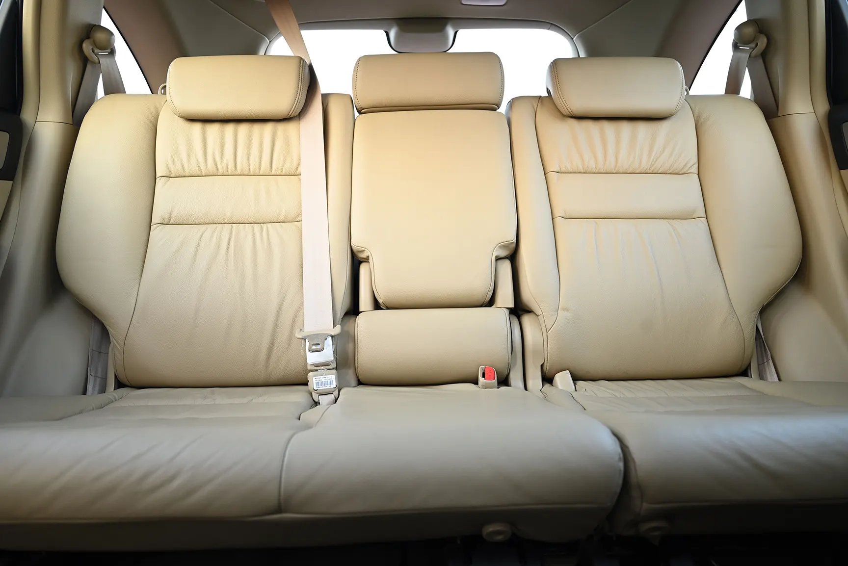 Used 2011 Honda CR-V EXL in Silver – Rear Seat View for Sale at First Choice Cars Dubai Sharjah
