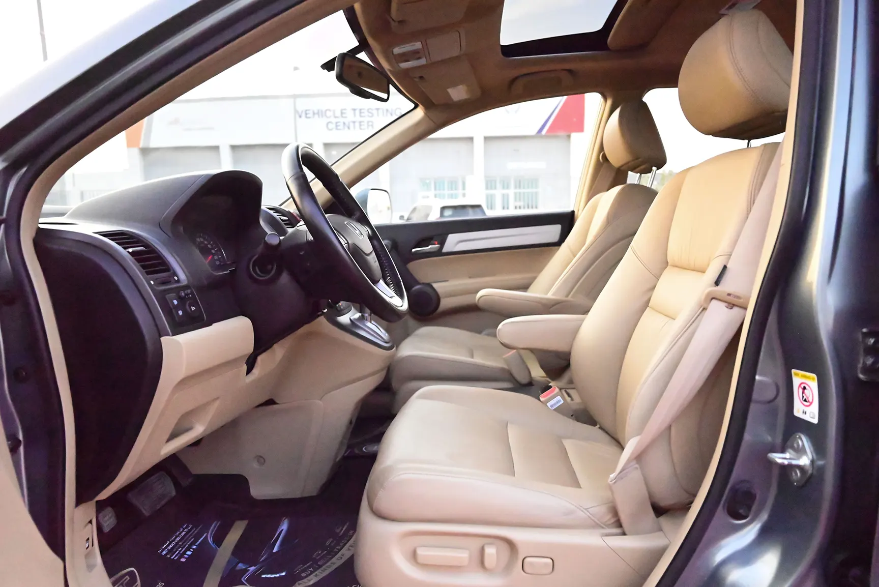 Used 2011 Honda CRV EXL Silver – Front Driver Side Cabin View at First Choice Cars Sharjah