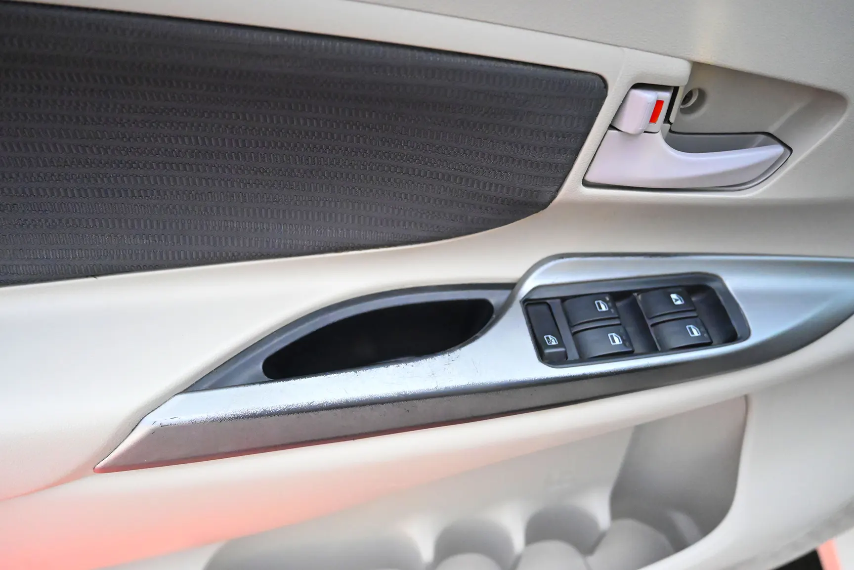 Used 2020 Toyota Avanza SE White – Driver Door Panel Full View at First Choice Cars Sharjah