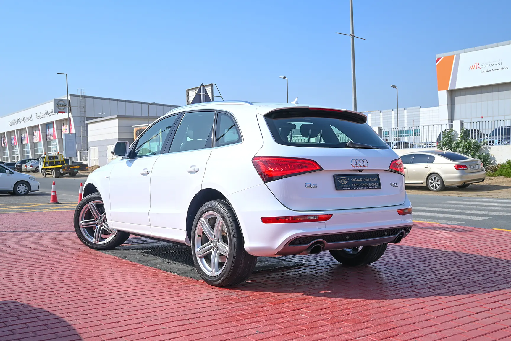 Used 2014 Audi Q5 S-Line White – Left Back Diagonal (45°) View at First Choice Cars Sharjah