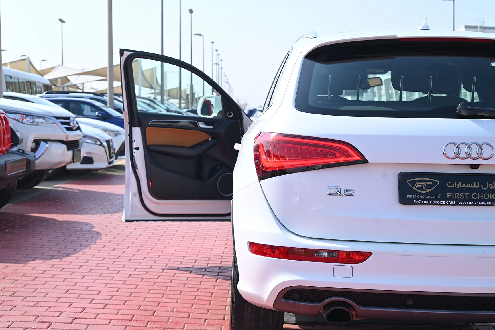 Used 2014 Audi Q5 S-Line White – Taillight Close-up at First Choice Cars Sharjah