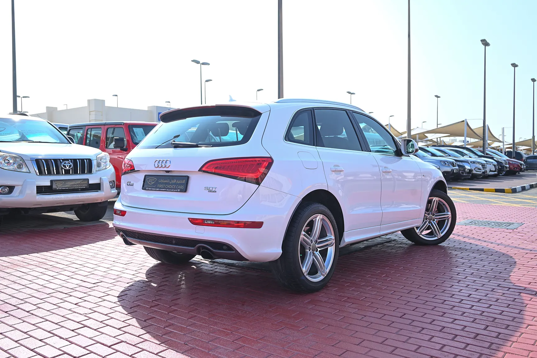 Used 2014 Audi Q5 S-Line White – Right Back Diagonal (45°) View at First Choice Cars Sharjah