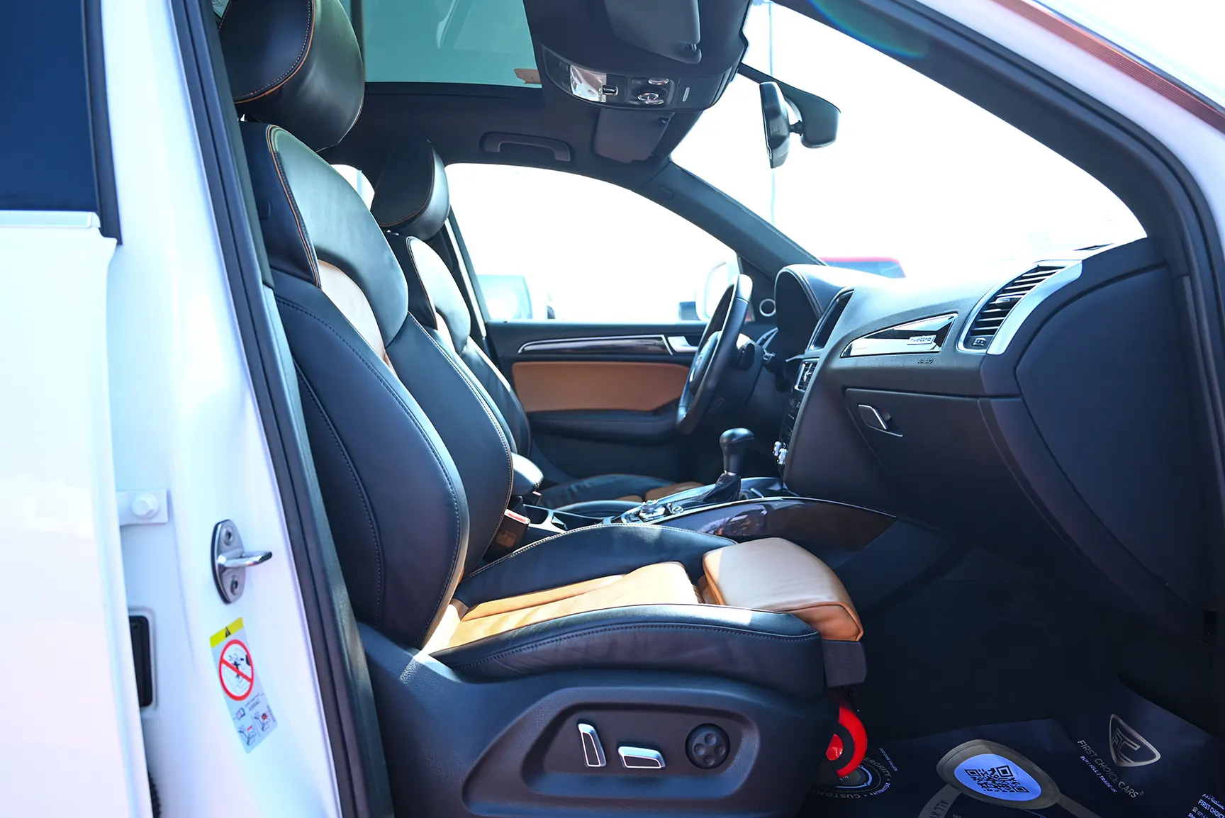 Used 2014 Audi Q5 S-Line White – Front Passenger Side Cabin View at First Choice Cars Sharjah