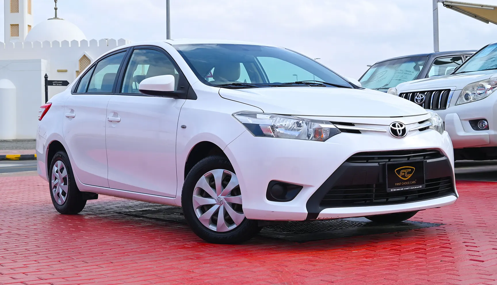 Used 2017 Toyota Yaris Se White – Right Front Diagonal (45°) View at First Choice Cars Sharjah