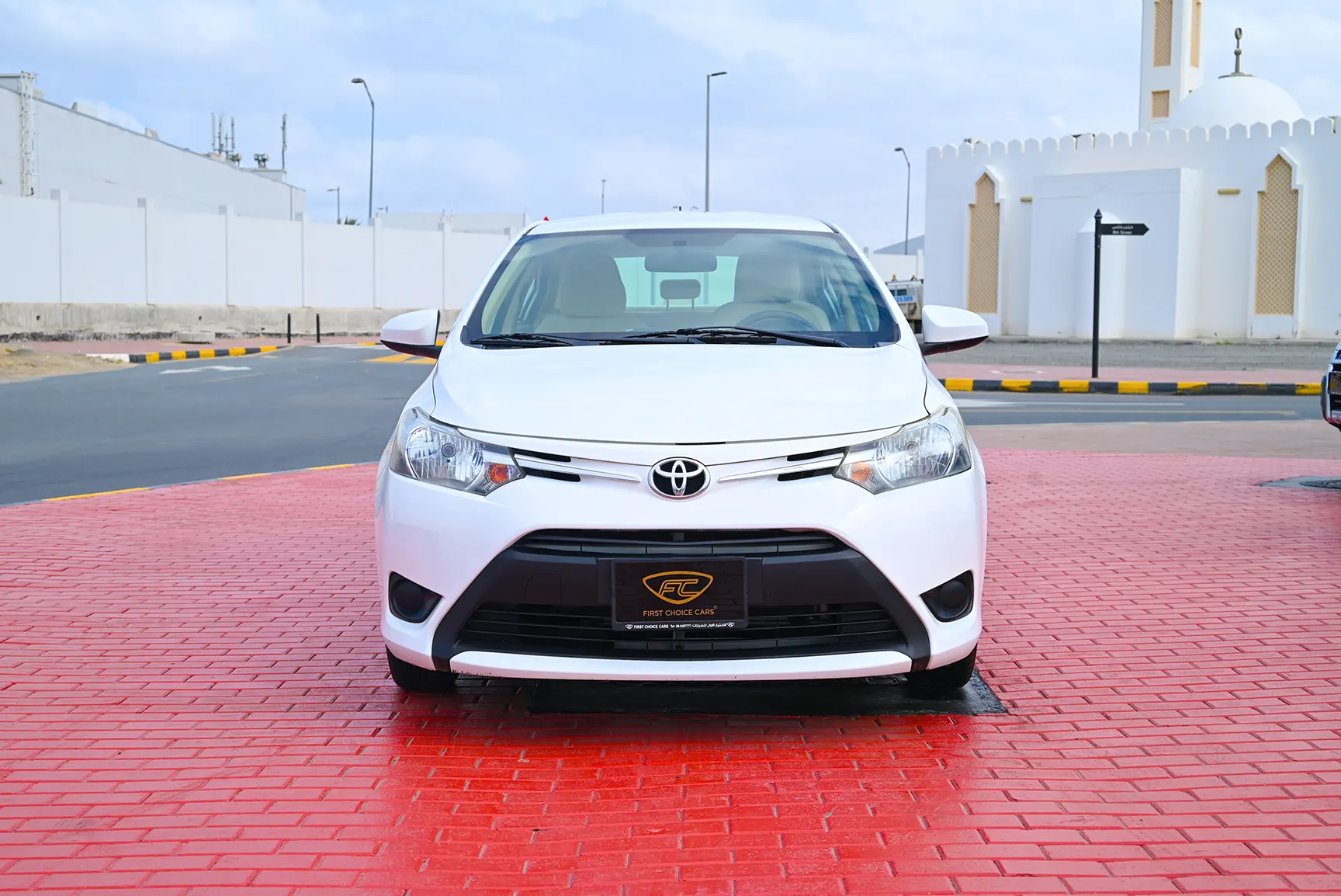Used 2017 Toyota Yaris Se White – Front View at First Choice Cars Sharjah