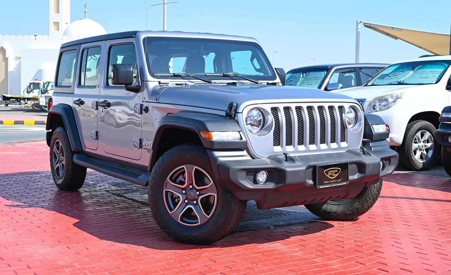 Used 2019 Jeep Wrangler Unlimited Sport Silver – Right Front Diagonal (45°) View at First Choice Cars Sharjah