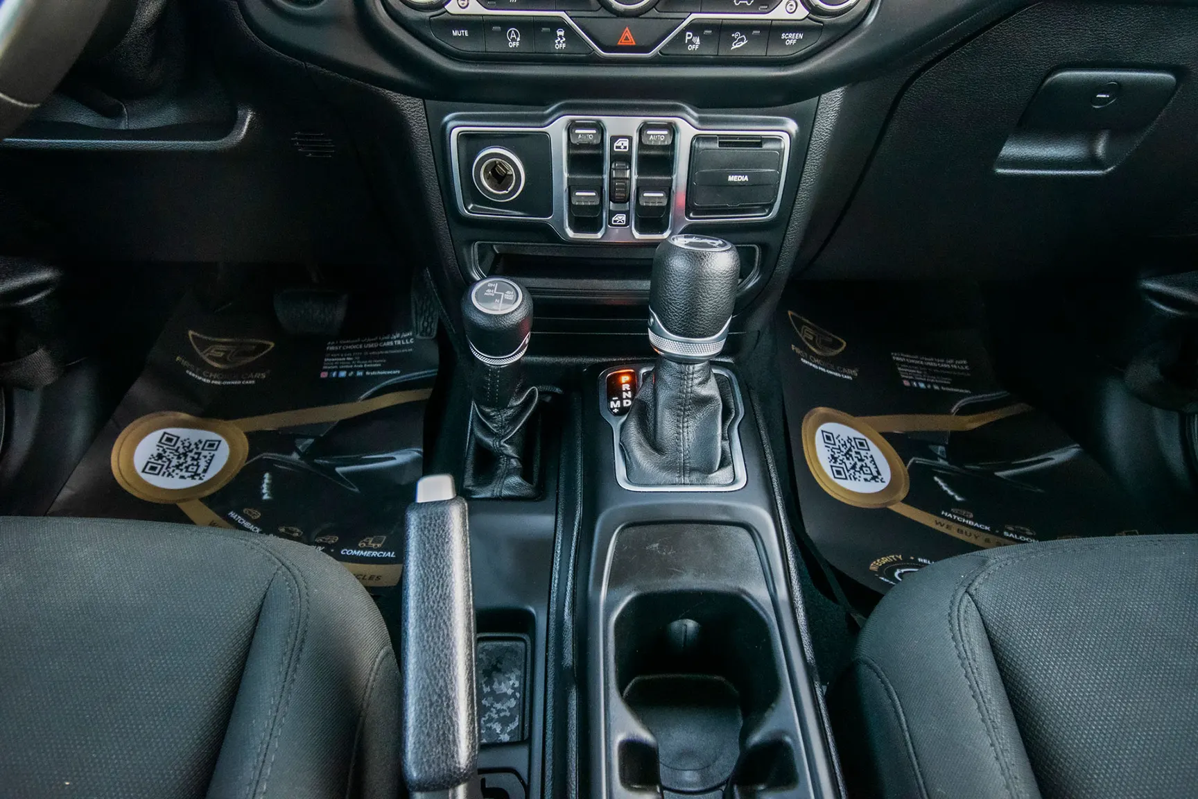 Used 2019 Jeep Wrangler Unlimited Sport Silver – Center Console & Gear Shifter at First Choice Cars Sharjah