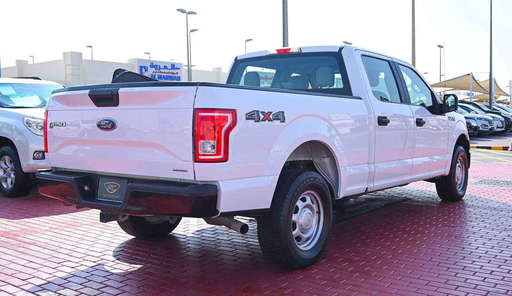 Used 2015 Ford F-Series Pickup F-150 XLT White – Right Back Diagonal (45°) View at First Choice Cars Sharjah