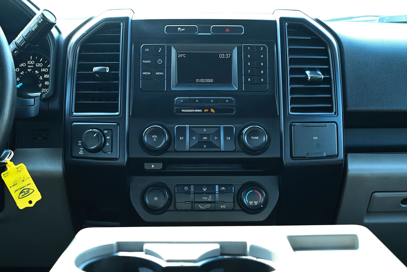Used 2016 Ford F-150 XL in White – Infotainment / Touchscreen System