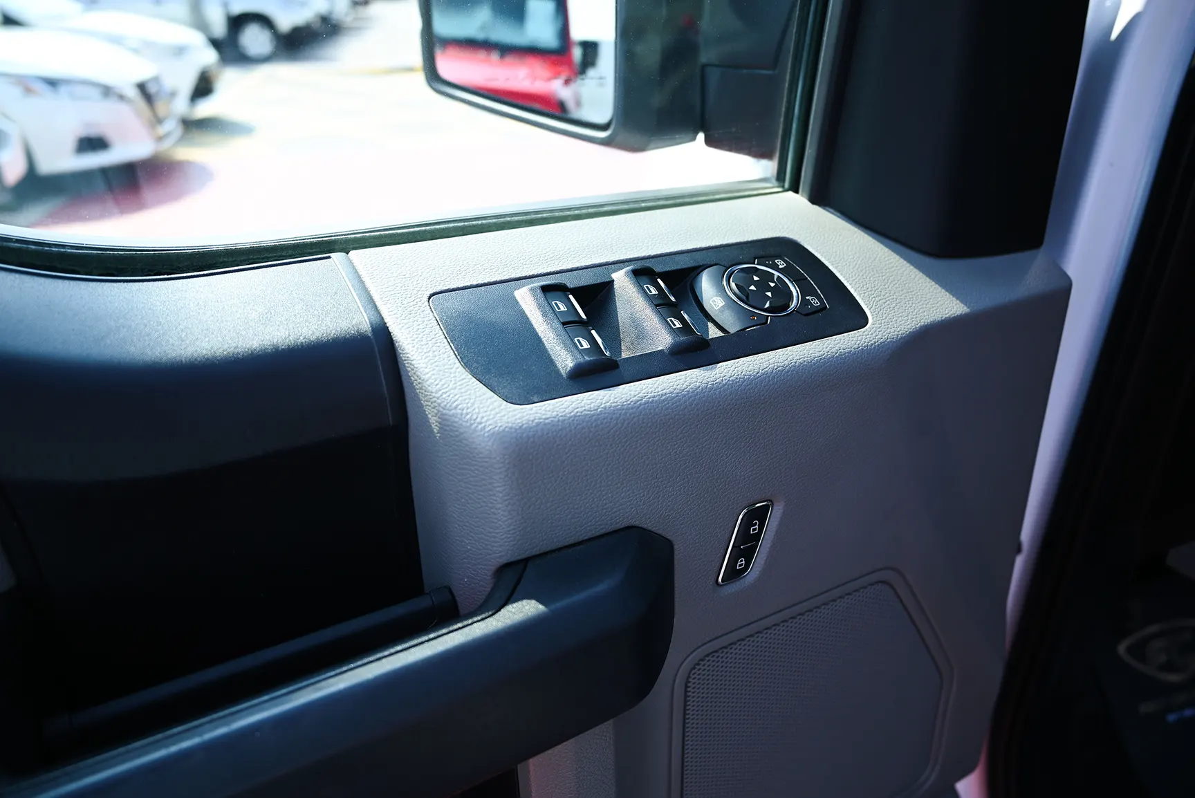 Used 2016 Ford F-Series Pickup F-150 XLT White – Driver Door Panel Full View at First Choice Cars Sharjah