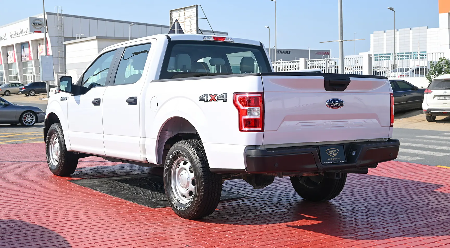 Used 2020 Ford F-Series Pickup F-150 XLT White – Left Back Diagonal (45°) View at First Choice Cars Sharjah