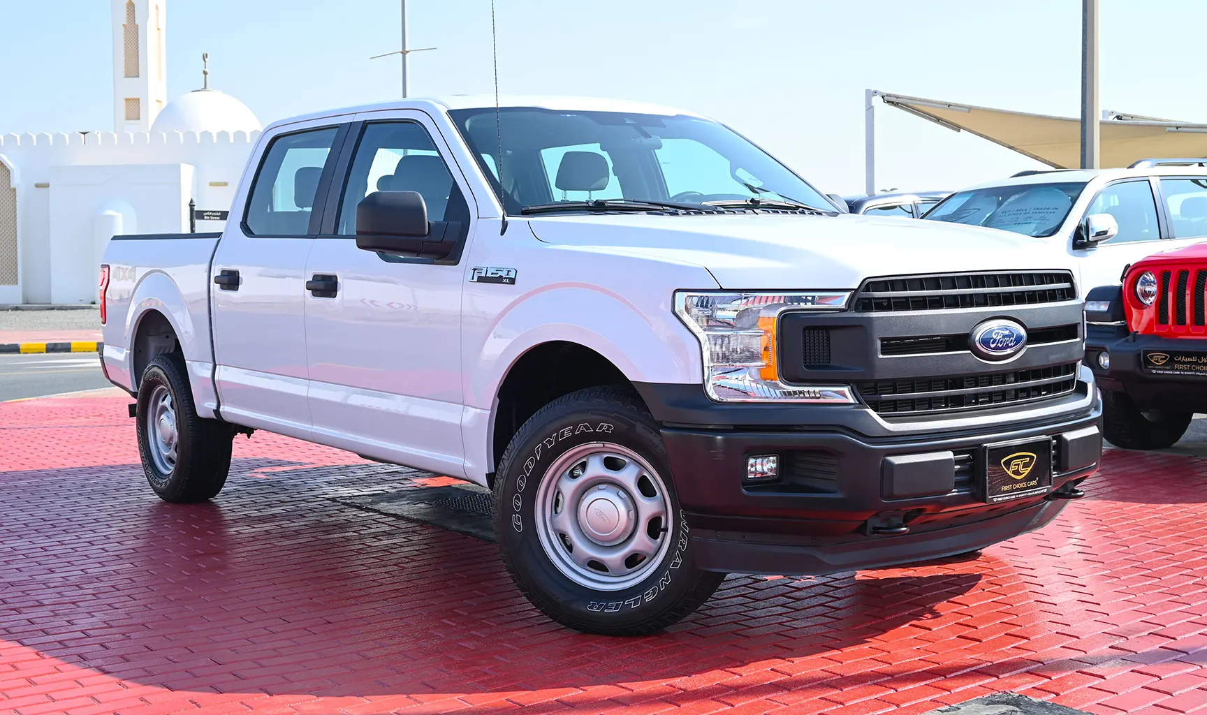 Used 2020 Ford F-Series Pickup F-150 XLT White – Right Front Diagonal (45°) View at First Choice Cars Sharjah