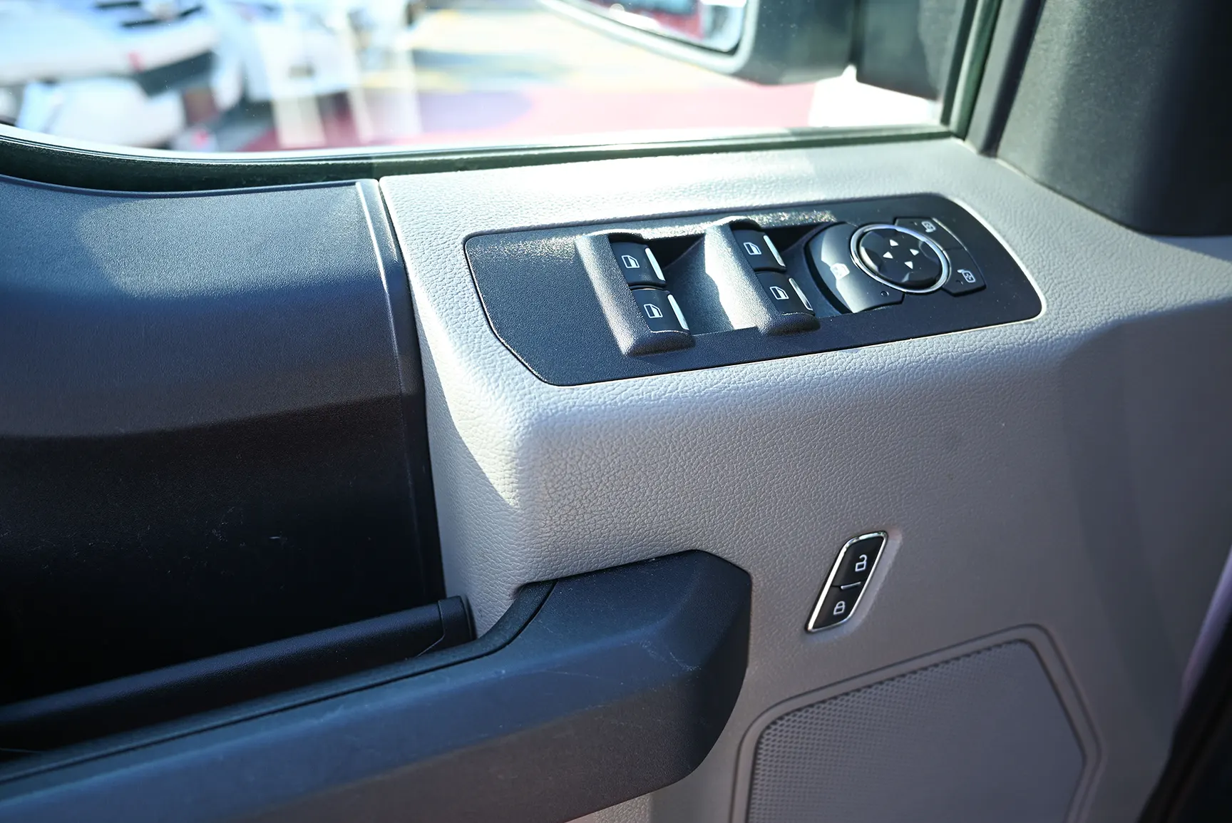 Used 2020 Ford F-Series Pickup F-150 XLT White – Driver Door Panel Full View at First Choice Cars Sharjah