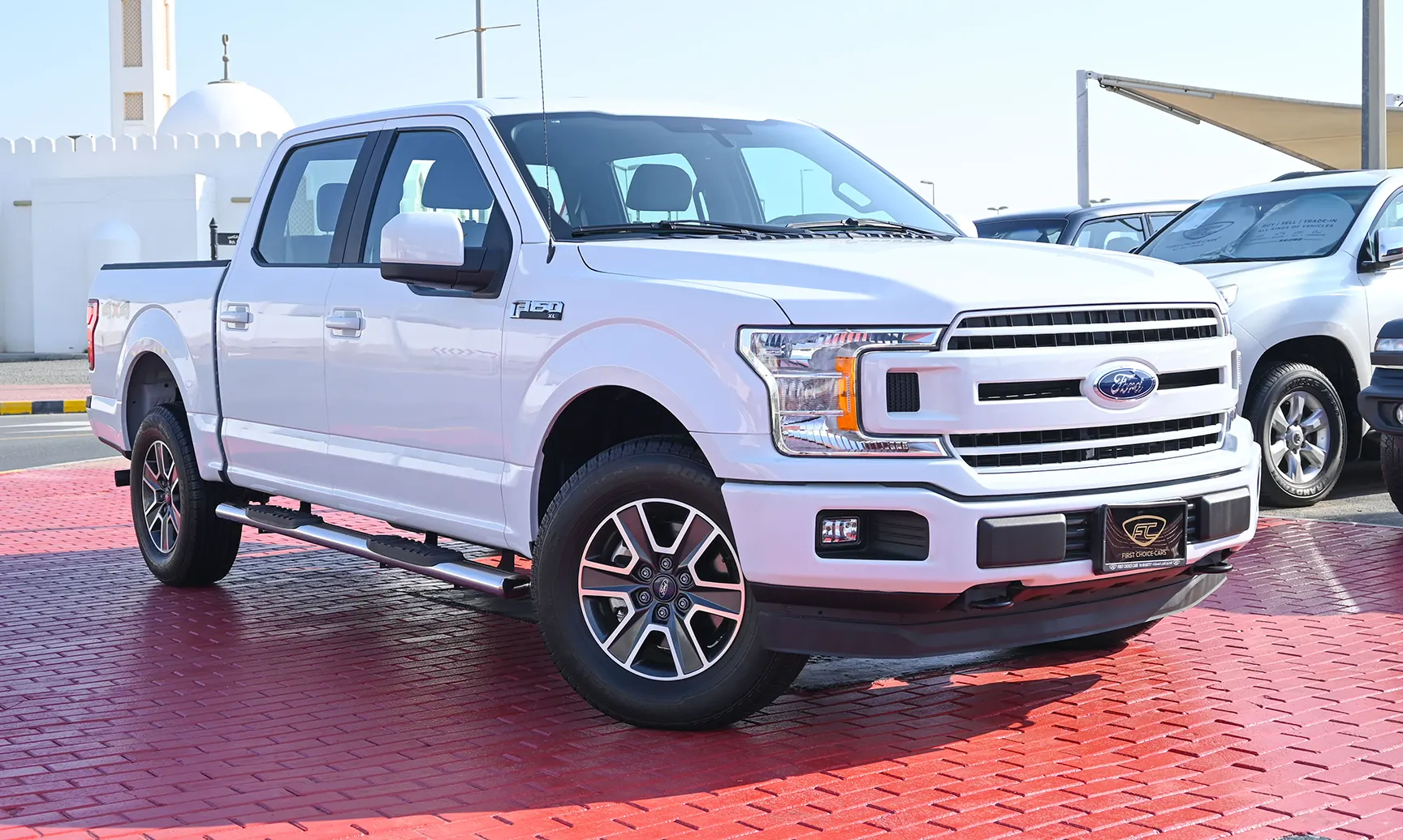 Used 2020 Ford F-Series Pickup F-150 XLT White – Right Front Diagonal (45°) View at First Choice Cars Sharjah