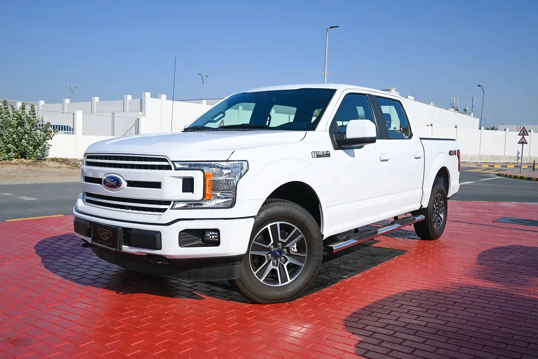 Used 2020 Ford F-Series Pickup F-150 XLT White – Left Front Diagonal (45°) View at First Choice Cars Sharjah