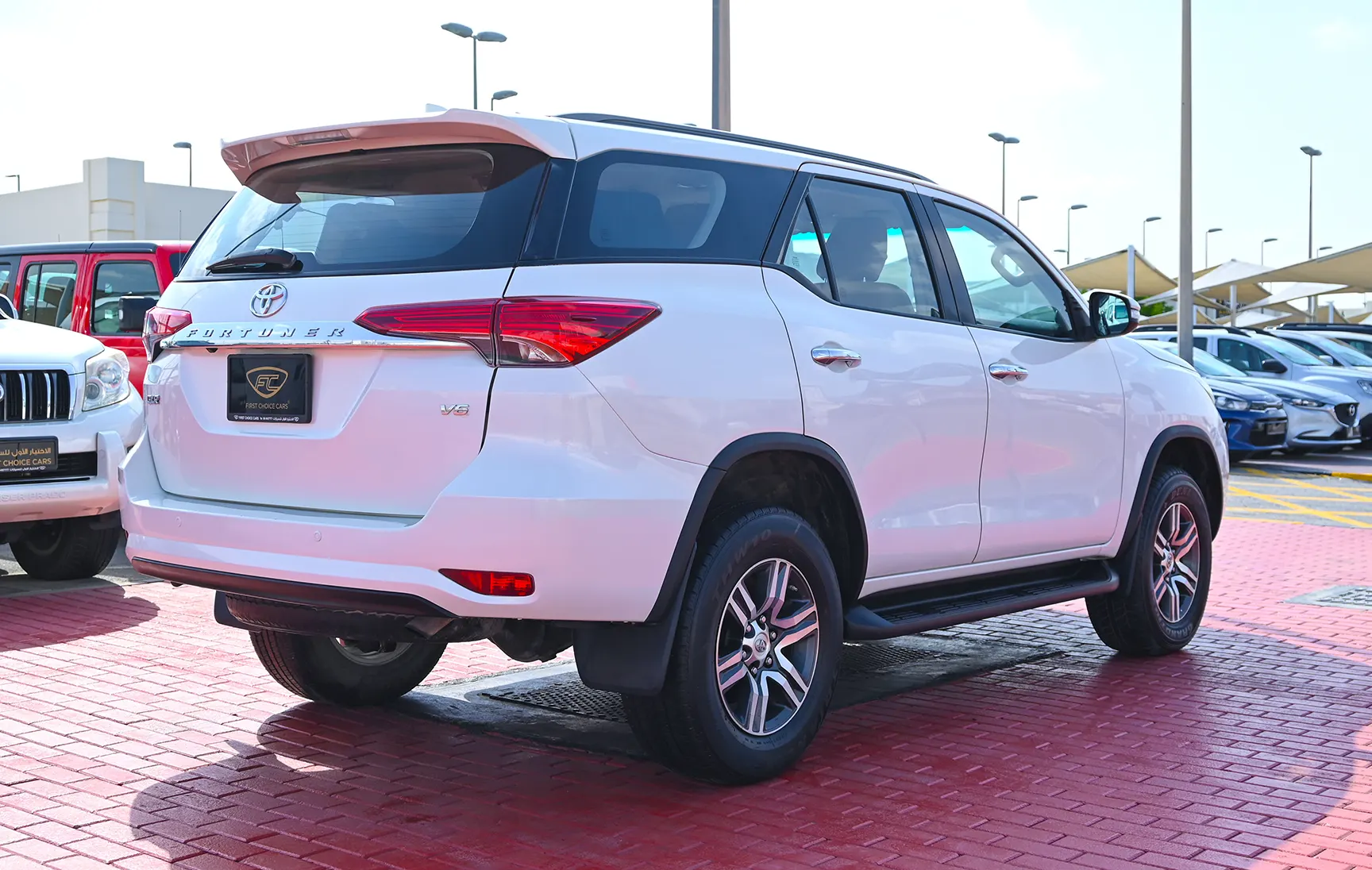 Used 2017 Toyota Fortuner GXR in White – Right Back Diagonal (45°) View for Sale at First Choice Cars Dubai Sharjah