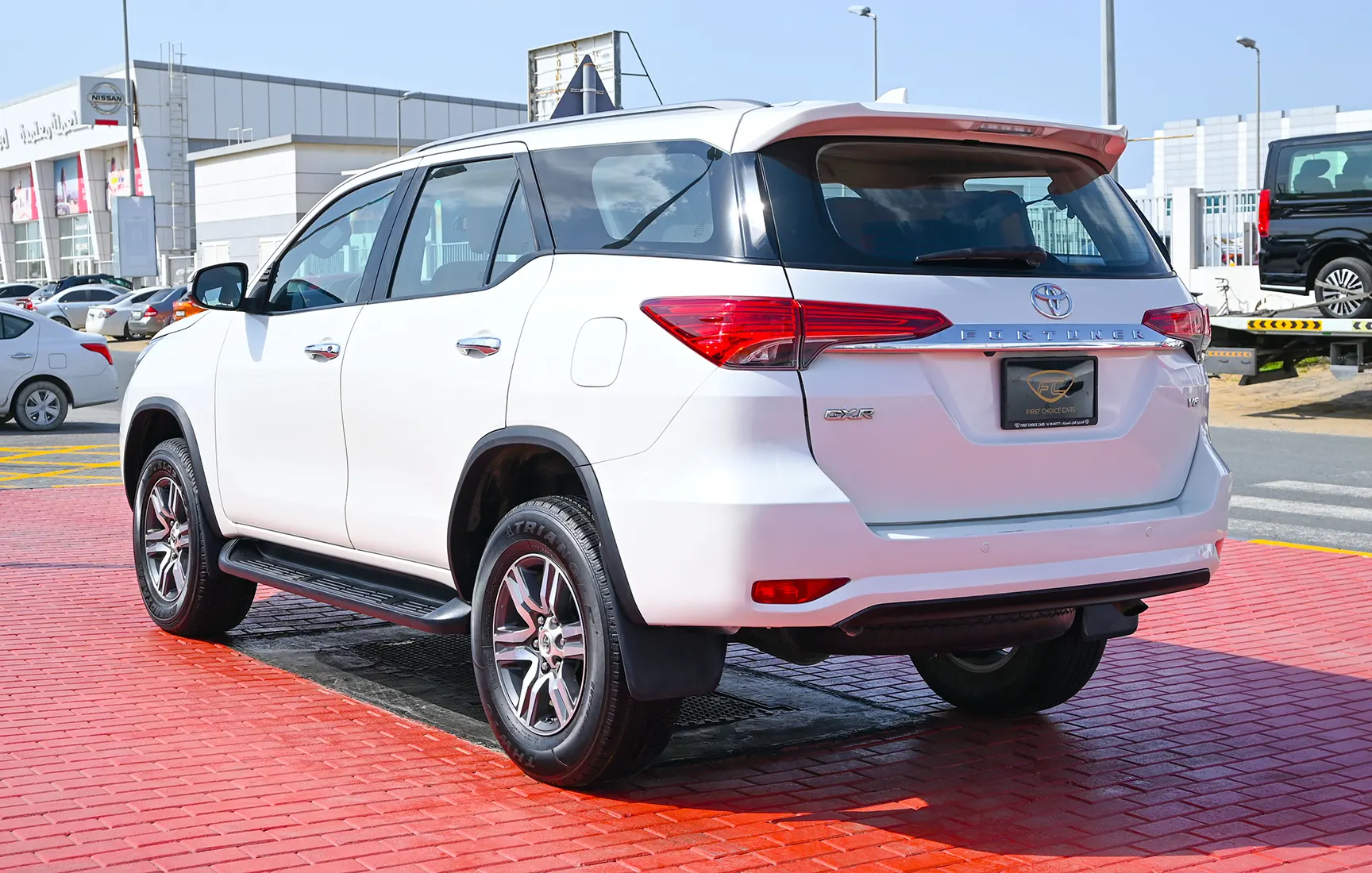 Used 2017 Toyota Fortuner GXR in White – Left Back Diagonal (45°) View for Sale at First Choice Cars Dubai Sharjah