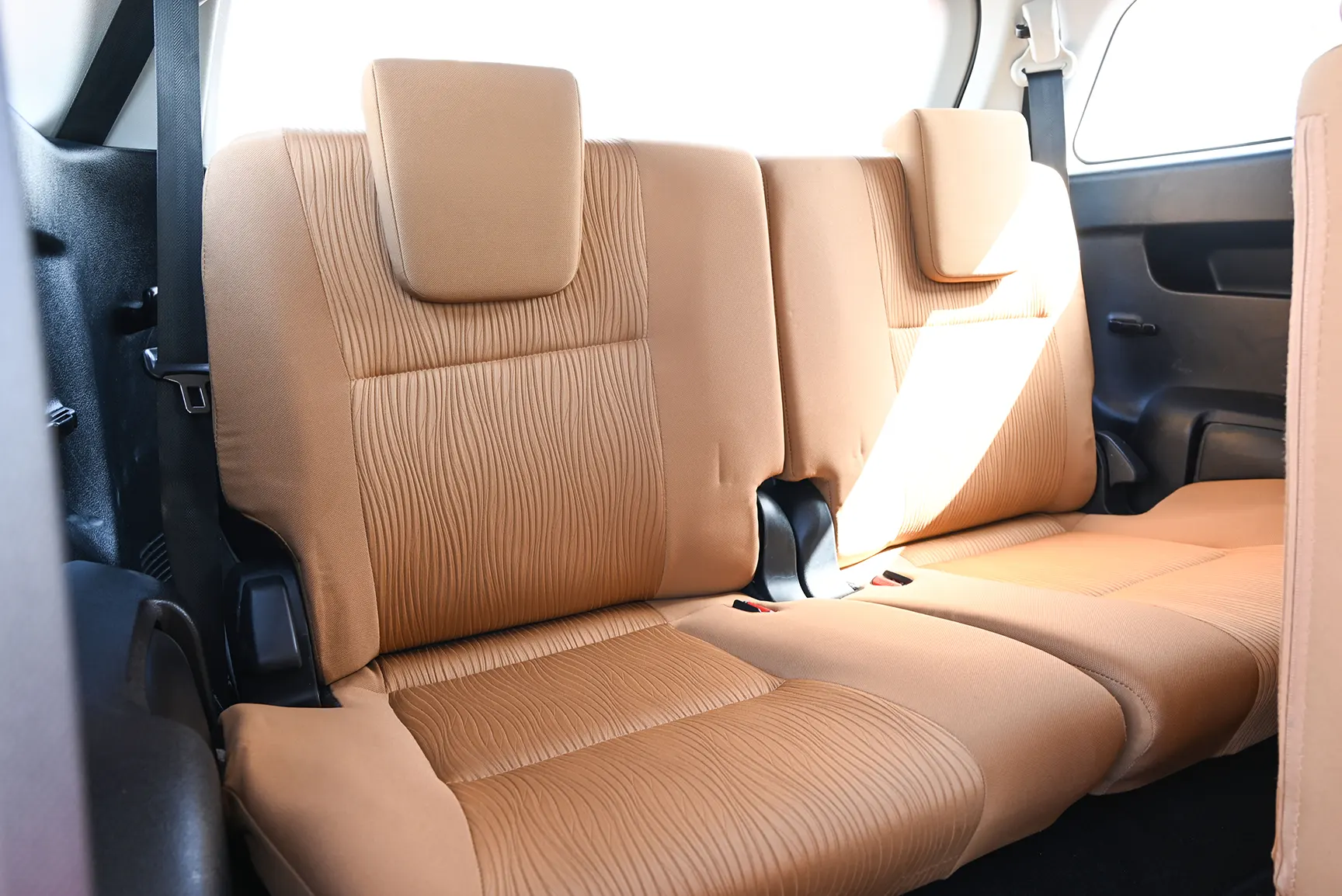 Used 2017 Toyota Fortuner GXR in White – Third Row Right Seat View for Sale at First Choice Cars Dubai Sharjah