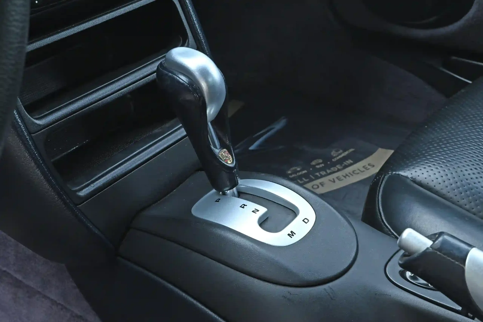 Used 2004 Porsche Boxster S Variant in Silver – Center Console & Gear Shifter for Sale at First Choice Cars Dubai Sharjah
