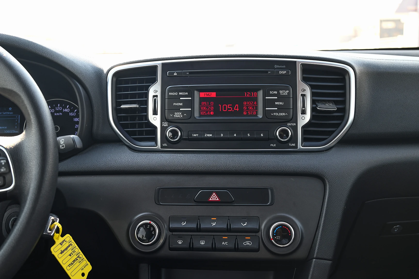 Used 2018 KIA Sportage LX Blue – Infotainment / Touchscreen System at First Choice Cars Sharjah