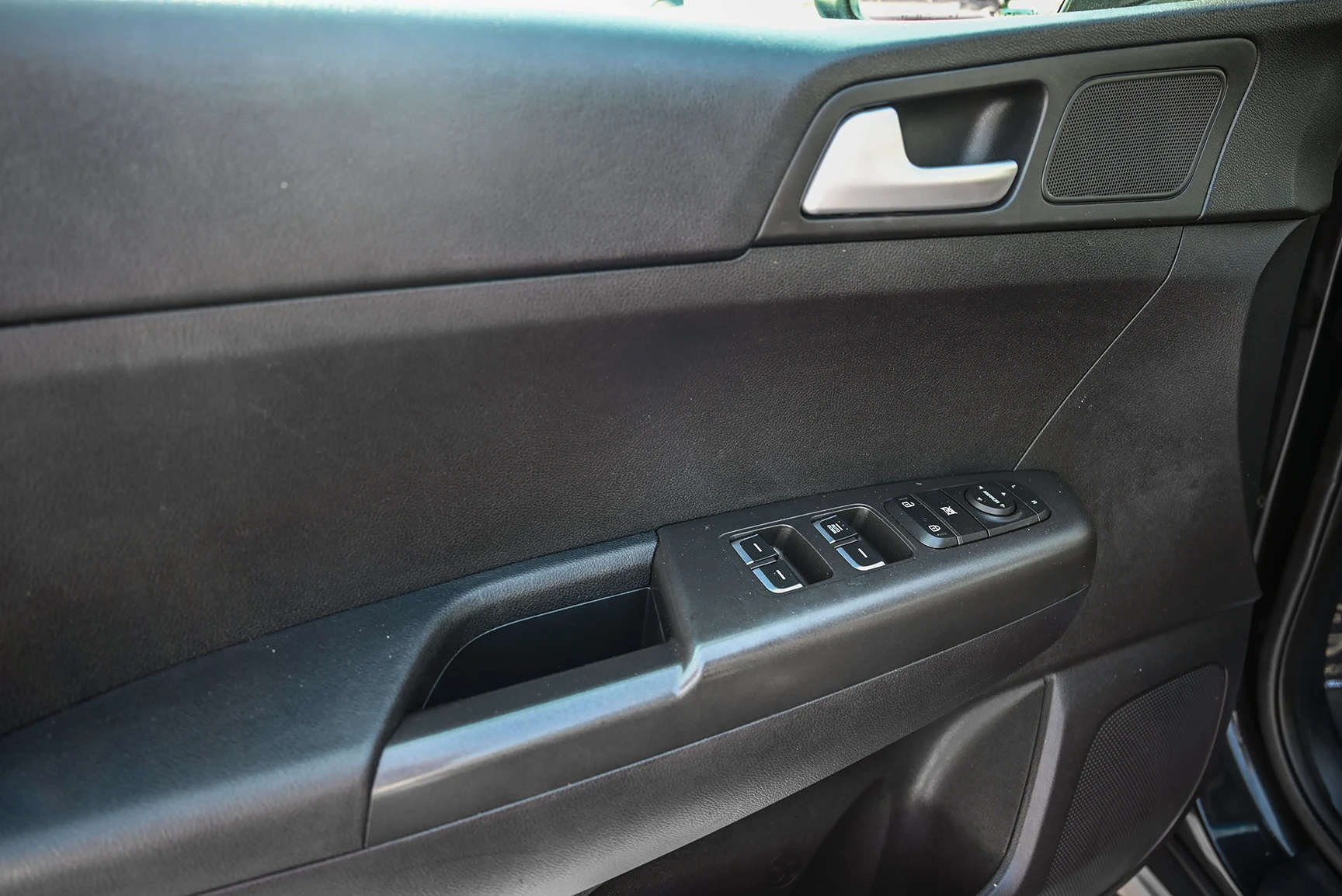 Used 2018 KIA Sportage LX Blue – Driver Door Panel Full View at First Choice Cars Sharjah