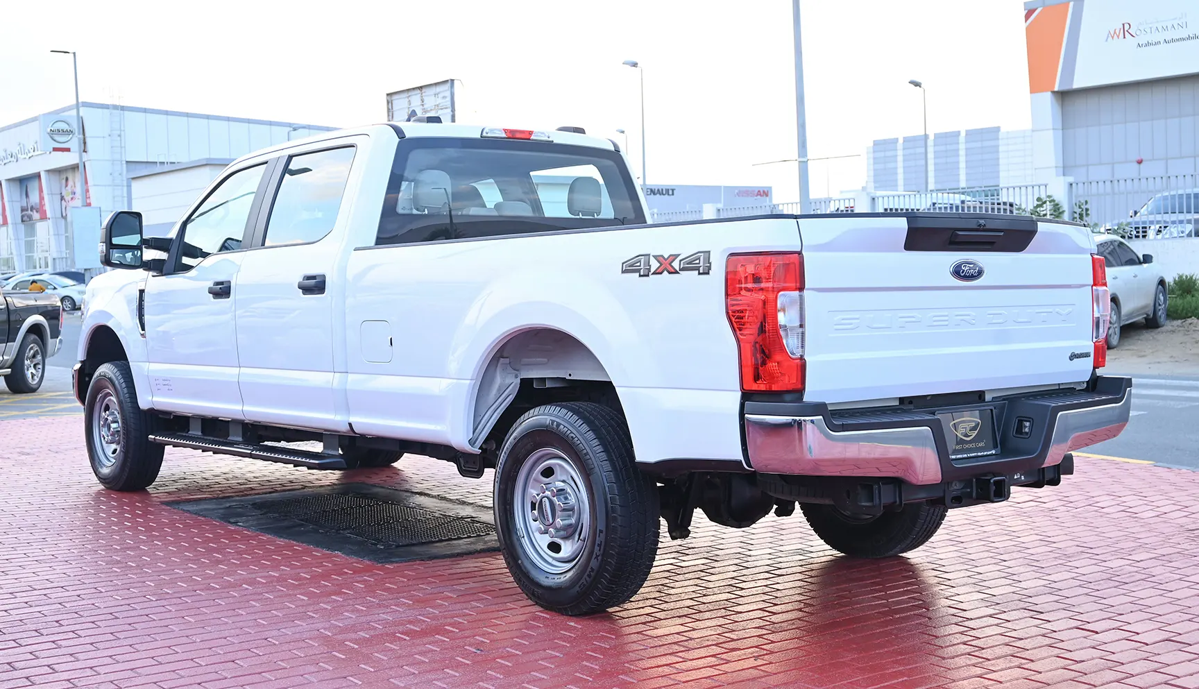 Used 2020 Ford F-Series Pickup F-250 XL in White – Left Back Diagonal (45°) View for Sale at First Choice Cars Dubai Sharjah