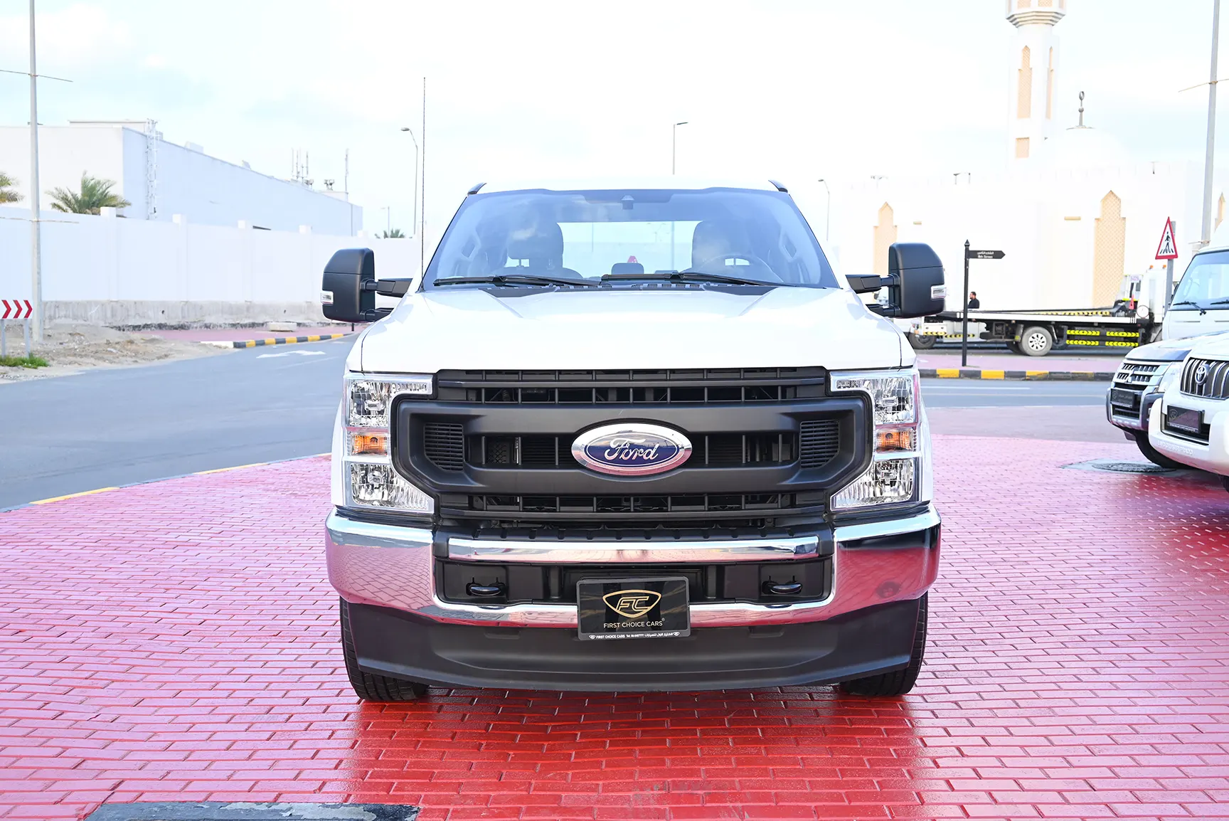 Used 2020 Ford F-Series Pickup F-250 XL in White – Front View for Sale at First Choice Cars Dubai Sharjah