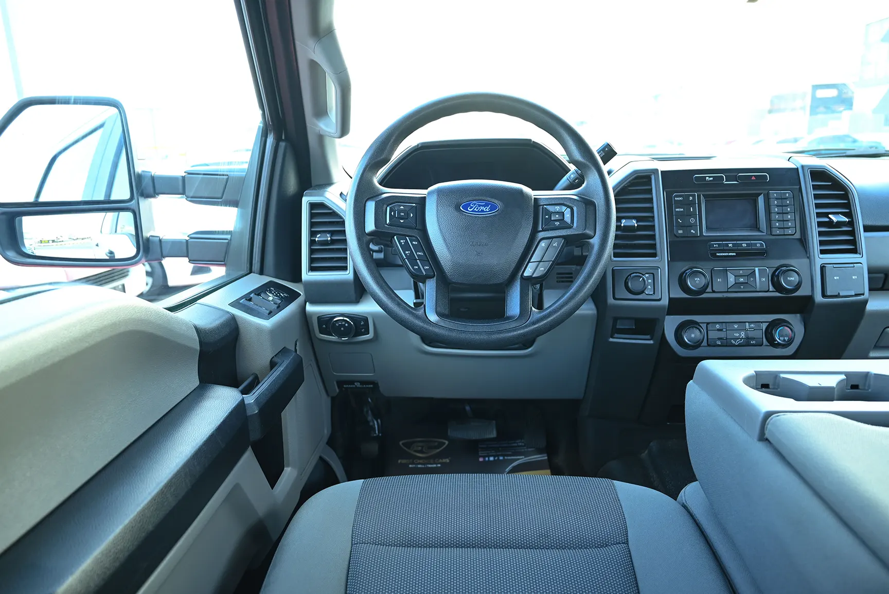 Used 2020 Ford F-Series Pickup F-250 - XL White – Steering Wheel & Instrument Cluster at First Choice Cars Sharjah