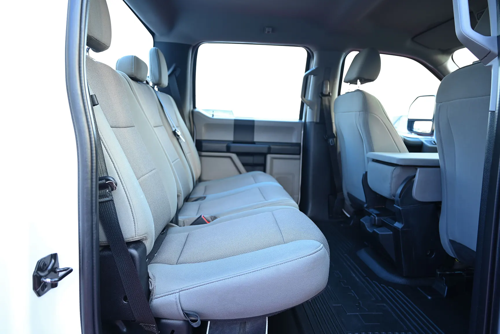 Used 2020 Ford F-Series Pickup F-250 XL in White – Rear Passenger Side Cabin View for Sale at First Choice Cars Dubai Sharjah