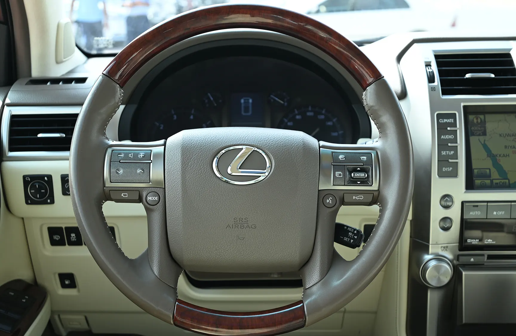 Used 2010 Lexus GX 460 Platinum in White – Driver Side Dashboard & Steering View