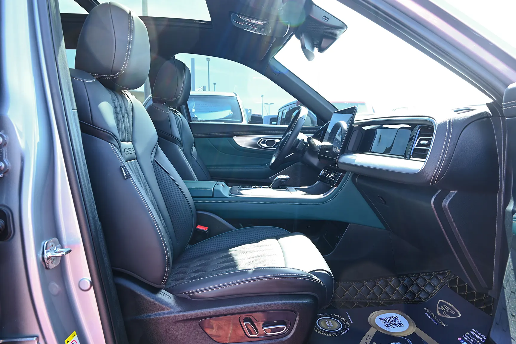 Used 2023 GAC GS8 GX Silver – Front Passenger Side Cabin View at First Choice Cars Sharjah