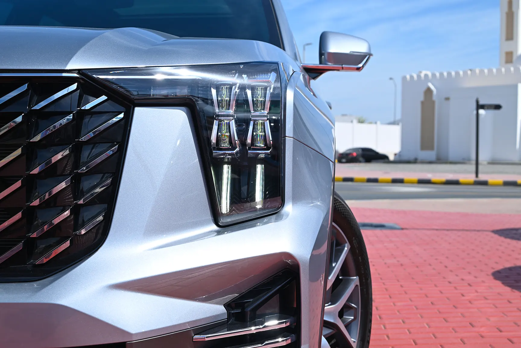 Used 2023 GAC GS8 GX Silver – Headlight Close-up at First Choice Cars Sharjah