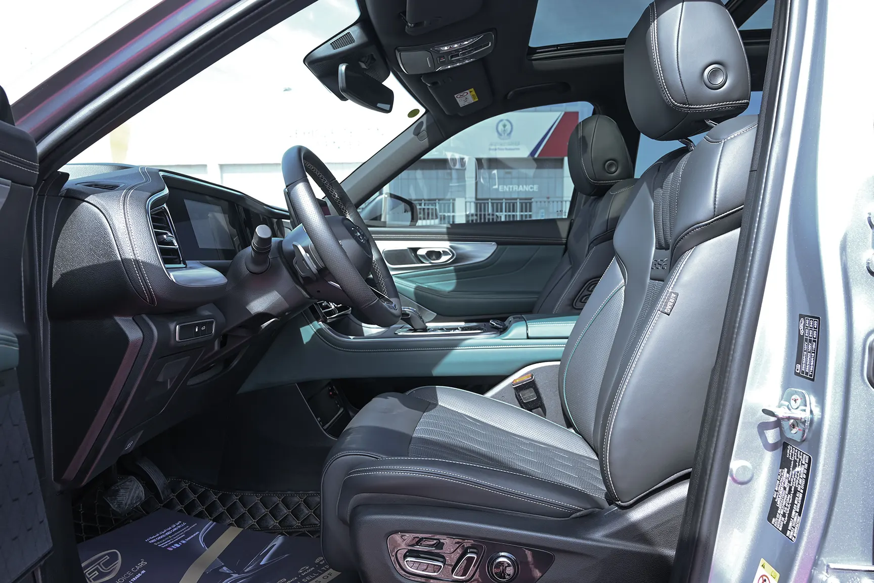 Used 2023 GAC GS8 GX Silver – Front Driver Side Cabin View at First Choice Cars Sharjah