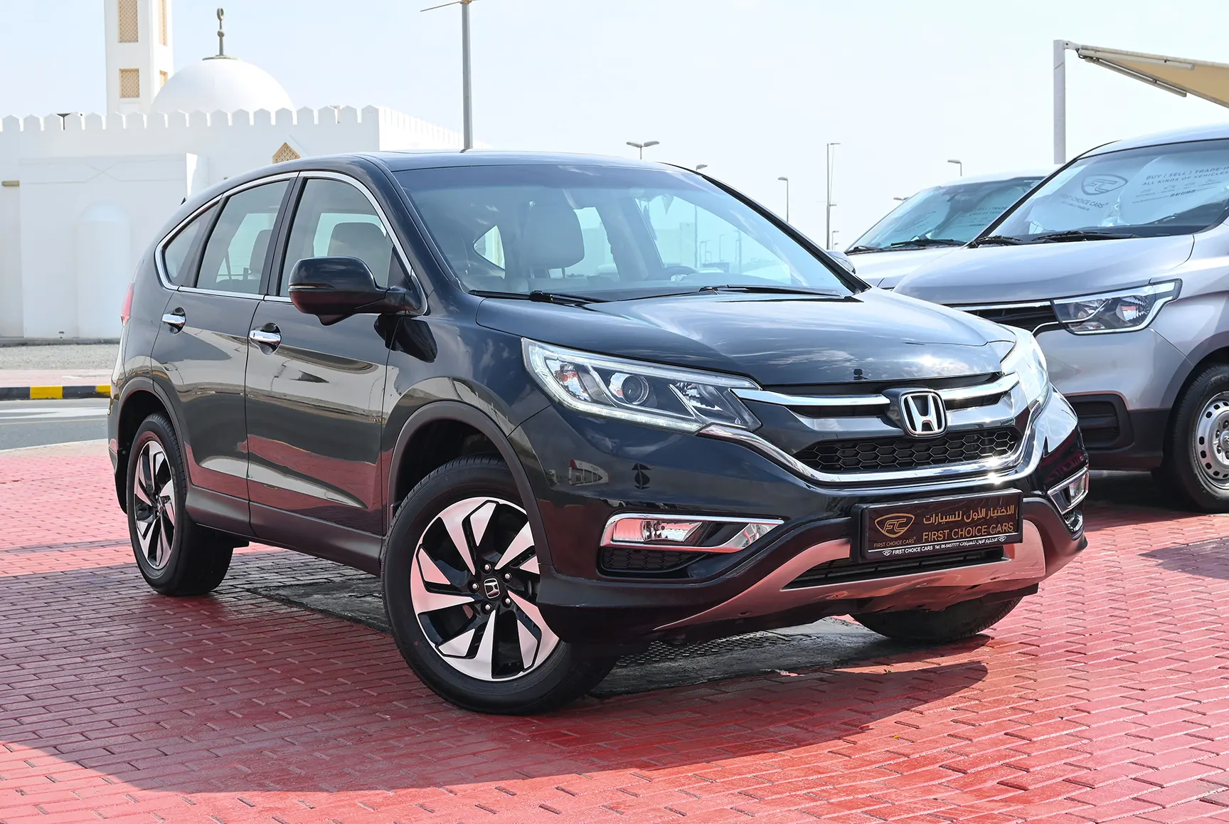 Used 2016 Honda CRV EXL Black – Right Front Diagonal (45°) View at First Choice Cars Sharjah